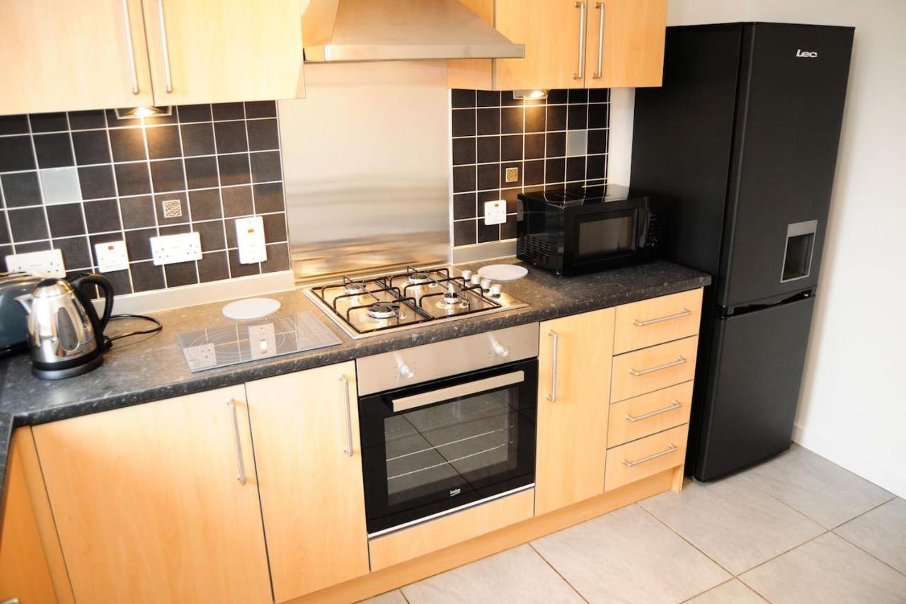 New Glasgow Family Home - Private Parking エクステリア 写真