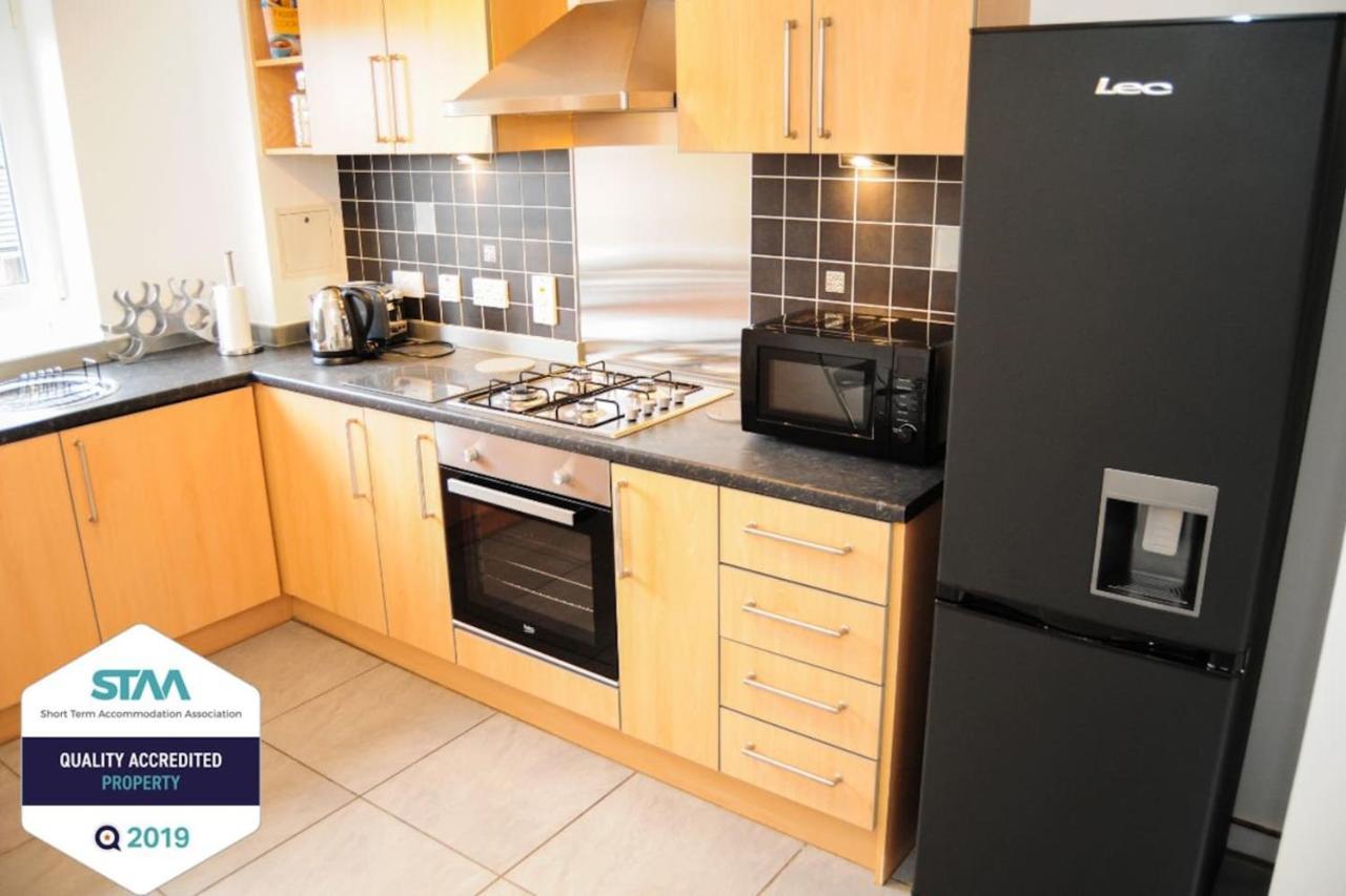 New Glasgow Family Home - Private Parking エクステリア 写真