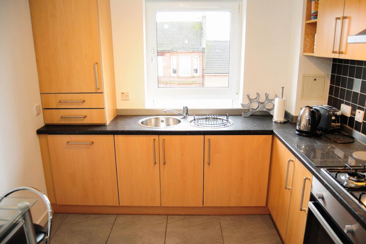New Glasgow Family Home - Private Parking エクステリア 写真